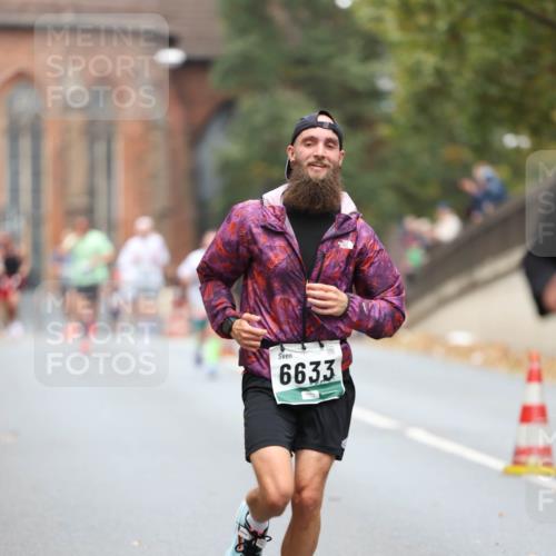 05.10.2025 - 20. swb-Marathon Bremen Michael Strokosch http://msf.ph/oto/9214249 05.10.2025 12:33:37 Laufen 6633 meine-sportfotos.de