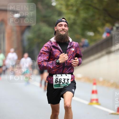 05.10.2025 - 20. swb-Marathon Bremen Michael Strokosch http://msf.ph/oto/9214251 05.10.2025 12:33:38 Laufen 6633 meine-sportfotos.de