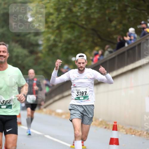 05.10.2025 - 20. swb-Marathon Bremen Michael Strokosch http://msf.ph/oto/9214257 05.10.2025 12:33:49 Laufen 302, 3197 meine-sportfotos.de