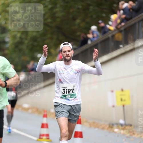05.10.2025 - 20. swb-Marathon Bremen Michael Strokosch http://msf.ph/oto/9214260 05.10.2025 12:33:49 Laufen 3197 meine-sportfotos.de