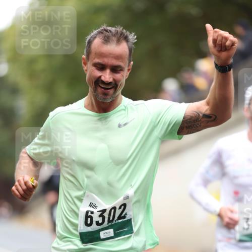 05.10.2025 - 20. swb-Marathon Bremen Michael Strokosch http://msf.ph/oto/9214264 05.10.2025 12:33:50 Laufen 6302, 3 meine-sportfotos.de