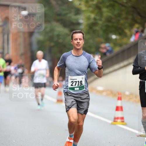 05.10.2025 - 20. swb-Marathon Bremen Michael Strokosch http://msf.ph/oto/9214267 05.10.2025 12:33:52 Laufen 2719 meine-sportfotos.de