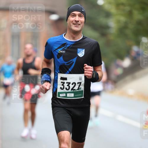 05.10.2025 - 20. swb-Marathon Bremen Michael Strokosch http://msf.ph/oto/9214272 05.10.2025 12:33:54 Laufen 150, 3327, 05043 meine-sportfotos.de