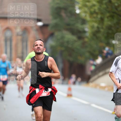 05.10.2025 - 20. swb-Marathon Bremen Michael Strokosch http://msf.ph/oto/9214274 05.10.2025 12:33:57 Laufen  meine-sportfotos.de