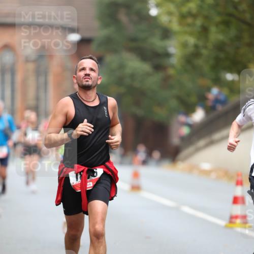 05.10.2025 - 20. swb-Marathon Bremen Michael Strokosch http://msf.ph/oto/9214275 05.10.2025 12:33:57 Laufen 2 meine-sportfotos.de