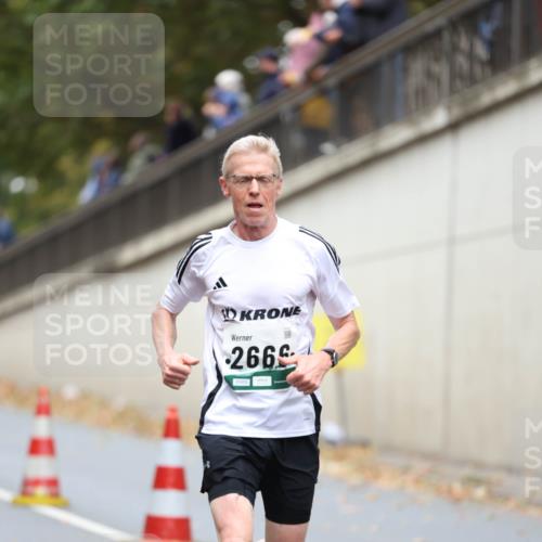 05.10.2025 - 20. swb-Marathon Bremen Michael Strokosch http://msf.ph/oto/9214276 05.10.2025 12:33:58 Laufen 266 meine-sportfotos.de