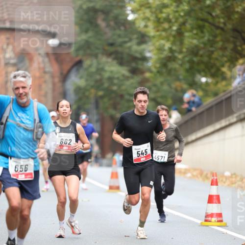 05.10.2025 - 20. swb-Marathon Bremen Michael Strokosch http://msf.ph/oto/9214279 05.10.2025 12:34:02 Laufen 656, 862, 545, 45, 71 meine-sportfotos.de