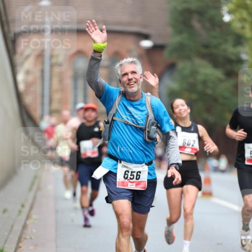 05.10.2025 - 20. swb-Marathon Bremen Michael Strokosch http://msf.ph/oto/9214281 05.10.2025 12:34:03 Laufen 656, 862, 5 meine-sportfotos.de