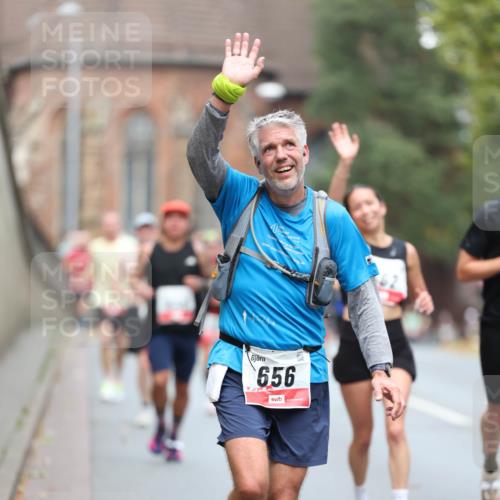 05.10.2025 - 20. swb-Marathon Bremen Michael Strokosch http://msf.ph/oto/9214283 05.10.2025 12:34:04 Laufen 656 meine-sportfotos.de