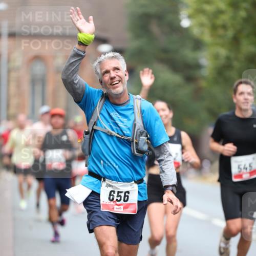 05.10.2025 - 20. swb-Marathon Bremen Michael Strokosch http://msf.ph/oto/9214284 05.10.2025 12:34:04 Laufen 656, 545 meine-sportfotos.de