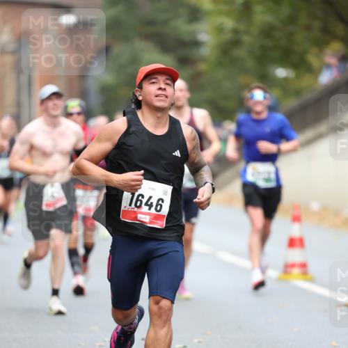 05.10.2025 - 20. swb-Marathon Bremen Michael Strokosch http://msf.ph/oto/9214293 05.10.2025 12:34:08 Laufen 1646 meine-sportfotos.de
