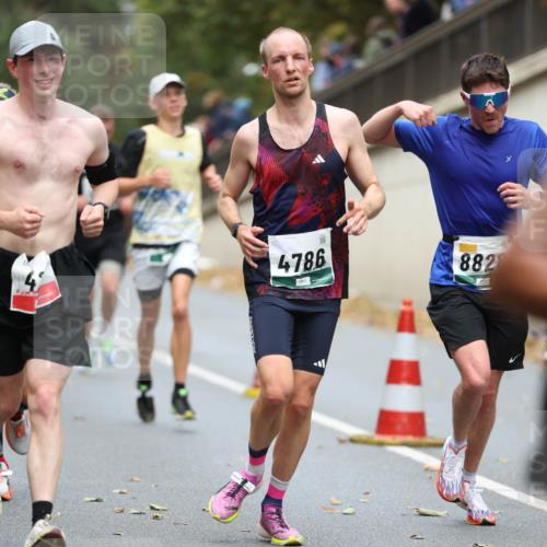 05.10.2025 - 20. swb-Marathon Bremen Michael Strokosch http://msf.ph/oto/9214294 05.10.2025 12:34:10 Laufen 4786, 882 meine-sportfotos.de