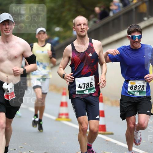 05.10.2025 - 20. swb-Marathon Bremen Michael Strokosch http://msf.ph/oto/9214295 05.10.2025 12:34:10 Laufen 4786, 8828 meine-sportfotos.de
