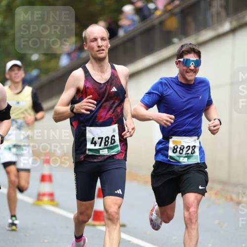 05.10.2025 - 20. swb-Marathon Bremen Michael Strokosch http://msf.ph/oto/9214296 05.10.2025 12:34:10 Laufen 4786, 8828 meine-sportfotos.de
