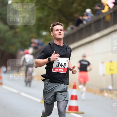 05.10.2025 - 20. swb-Marathon Bremen Michael Strokosch http://msf.ph/oto/9214326 05.10.2025 12:34:27 Laufen 346, 00292 meine-sportfotos.de