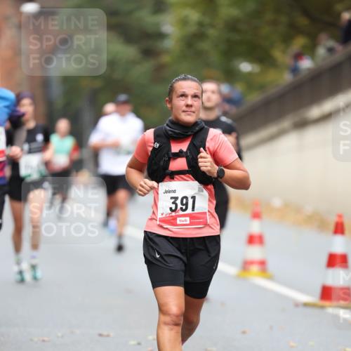 05.10.2025 - 20. swb-Marathon Bremen Michael Strokosch http://msf.ph/oto/9214330 05.10.2025 12:34:32 Laufen 391 meine-sportfotos.de
