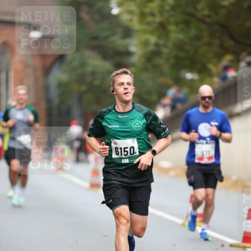 05.10.2025 - 20. swb-Marathon Bremen Michael Strokosch http://msf.ph/oto/9214343 05.10.2025 12:34:38 Laufen 29, 6150 meine-sportfotos.de