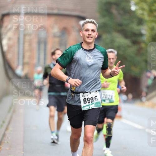05.10.2025 - 20. swb-Marathon Bremen Michael Strokosch http://msf.ph/oto/9214348 05.10.2025 12:34:42 Laufen 6996, 09797, 7028 meine-sportfotos.de