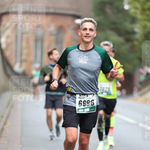 05.10.2025 - 20. swb-Marathon Bremen Michael Strokosch http://msf.ph/oto/9214349 05.10.2025 12:34:43 Laufen 6996, 09797, 7828 meine-sportfotos.de