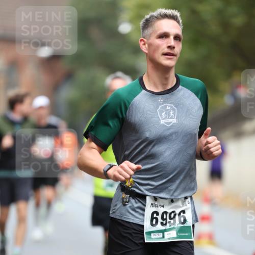05.10.2025 - 20. swb-Marathon Bremen Michael Strokosch http://msf.ph/oto/9214353 05.10.2025 12:34:44 Laufen 6996, 09797 meine-sportfotos.de