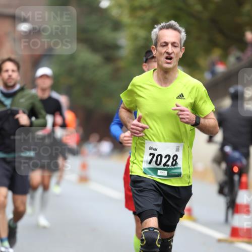 05.10.2025 - 20. swb-Marathon Bremen Michael Strokosch http://msf.ph/oto/9214356 05.10.2025 12:34:45 Laufen 7028 meine-sportfotos.de