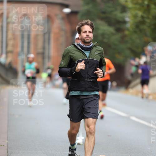 05.10.2025 - 20. swb-Marathon Bremen Michael Strokosch http://msf.ph/oto/9214357 05.10.2025 12:34:46 Laufen  meine-sportfotos.de