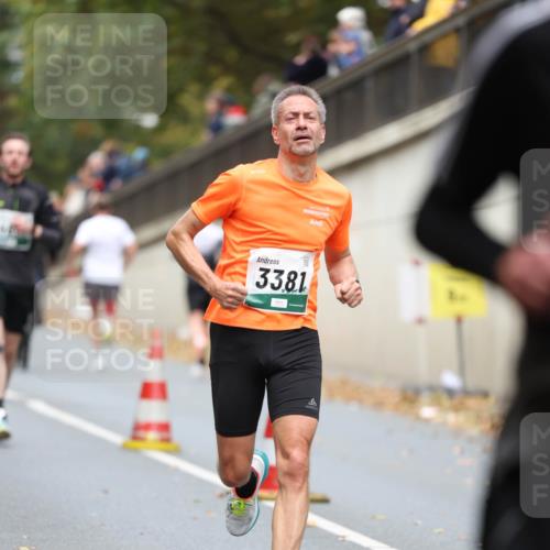 05.10.2025 - 20. swb-Marathon Bremen Michael Strokosch http://msf.ph/oto/9214361 05.10.2025 12:34:51 Laufen 3381 meine-sportfotos.de