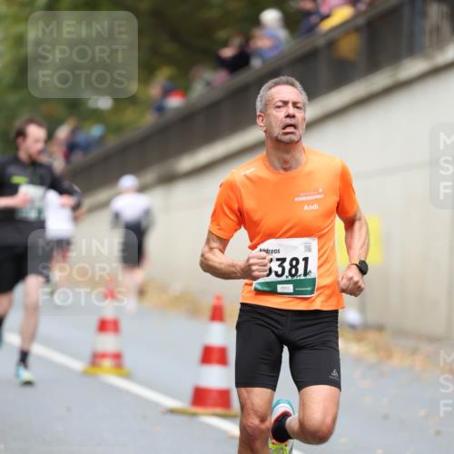 05.10.2025 - 20. swb-Marathon Bremen Michael Strokosch http://msf.ph/oto/9214363 05.10.2025 12:34:51 Laufen 3, 81 meine-sportfotos.de