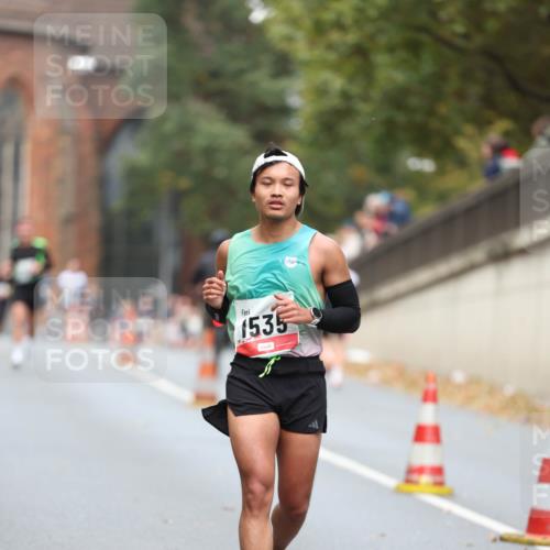 05.10.2025 - 20. swb-Marathon Bremen Michael Strokosch http://msf.ph/oto/9214371 05.10.2025 12:34:54 Laufen 1535 meine-sportfotos.de