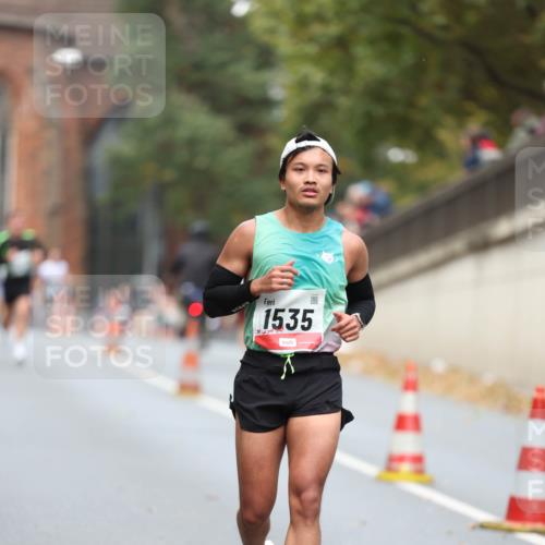 05.10.2025 - 20. swb-Marathon Bremen Michael Strokosch http://msf.ph/oto/9214372 05.10.2025 12:34:54 Laufen 1535 meine-sportfotos.de