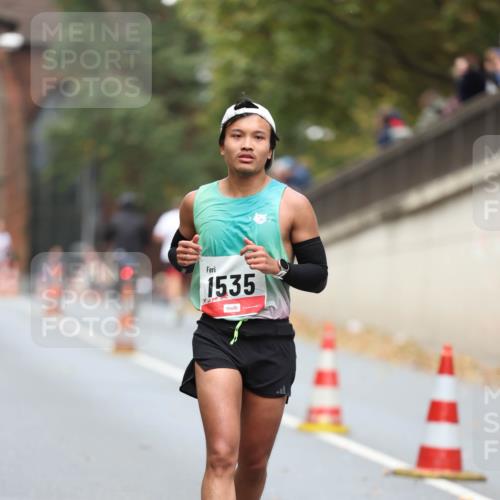 05.10.2025 - 20. swb-Marathon Bremen Michael Strokosch http://msf.ph/oto/9214373 05.10.2025 12:34:55 Laufen 1535 meine-sportfotos.de