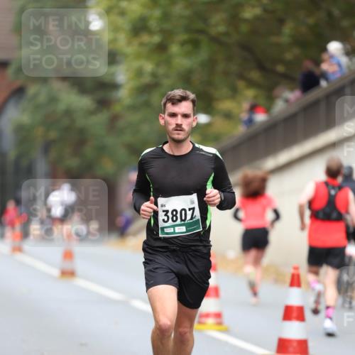 05.10.2025 - 20. swb-Marathon Bremen Michael Strokosch http://msf.ph/oto/9214377 05.10.2025 12:35:04 Laufen 3807 meine-sportfotos.de
