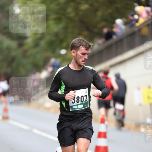 05.10.2025 - 20. swb-Marathon Bremen Michael Strokosch http://msf.ph/oto/9214379 05.10.2025 12:35:04 Laufen 3807, 05046 meine-sportfotos.de