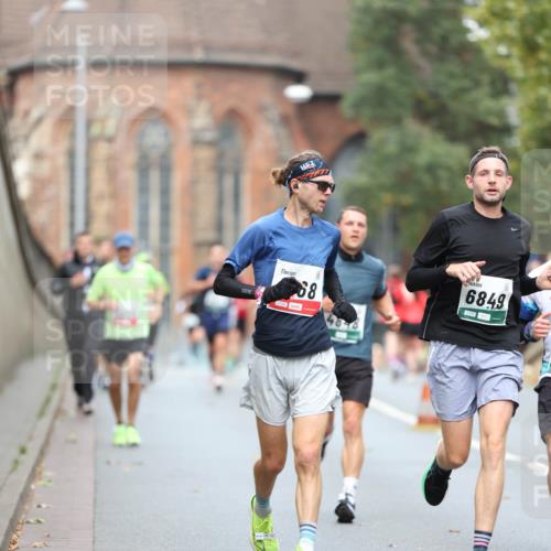 05.10.2025 - 20. swb-Marathon Bremen Michael Strokosch http://msf.ph/oto/9214382 05.10.2025 12:35:14 Laufen 88, 6849 meine-sportfotos.de