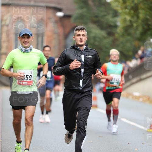 05.10.2025 - 20. swb-Marathon Bremen Michael Strokosch http://msf.ph/oto/9214392 05.10.2025 12:35:22 Laufen 59, 01000, 3, 2845 meine-sportfotos.de