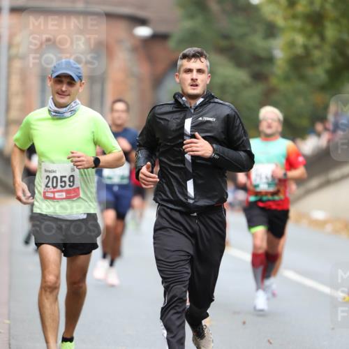 05.10.2025 - 20. swb-Marathon Bremen Michael Strokosch http://msf.ph/oto/9214393 05.10.2025 12:35:22 Laufen 2059, 1000 meine-sportfotos.de