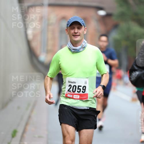 05.10.2025 - 20. swb-Marathon Bremen Michael Strokosch http://msf.ph/oto/9214398 05.10.2025 12:35:24 Laufen 2059, 01000 meine-sportfotos.de