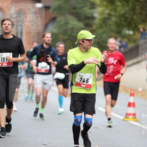 05.10.2025 - 20. swb-Marathon Bremen Michael Strokosch http://msf.ph/oto/9214405 05.10.2025 12:35:29 Laufen 191, 745 meine-sportfotos.de