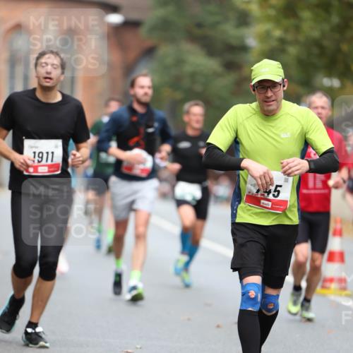 05.10.2025 - 20. swb-Marathon Bremen Michael Strokosch http://msf.ph/oto/9214407 05.10.2025 12:35:30 Laufen 1911, 45 meine-sportfotos.de