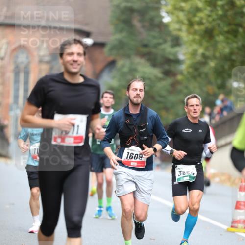 05.10.2025 - 20. swb-Marathon Bremen Michael Strokosch http://msf.ph/oto/9214410 05.10.2025 12:35:31 Laufen 11, 1609, 3854 meine-sportfotos.de