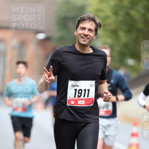 05.10.2025 - 20. swb-Marathon Bremen Michael Strokosch http://msf.ph/oto/9214414 05.10.2025 12:35:33 Laufen 9, 1911 meine-sportfotos.de