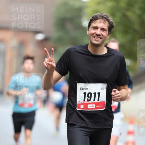 05.10.2025 - 20. swb-Marathon Bremen Michael Strokosch http://msf.ph/oto/9214415 05.10.2025 12:35:33 Laufen 1911 meine-sportfotos.de