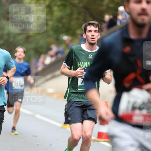 05.10.2025 - 20. swb-Marathon Bremen Michael Strokosch http://msf.ph/oto/9214419 05.10.2025 12:35:35 Laufen 1600 meine-sportfotos.de