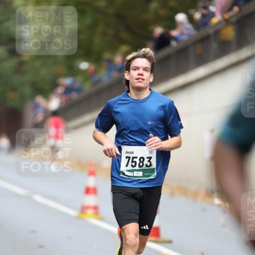 05.10.2025 - 20. swb-Marathon Bremen Michael Strokosch http://msf.ph/oto/9214423 05.10.2025 12:35:37 Laufen 7583 meine-sportfotos.de