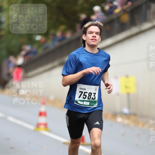 05.10.2025 - 20. swb-Marathon Bremen Michael Strokosch http://msf.ph/oto/9214424 05.10.2025 12:35:38 Laufen 7583 meine-sportfotos.de