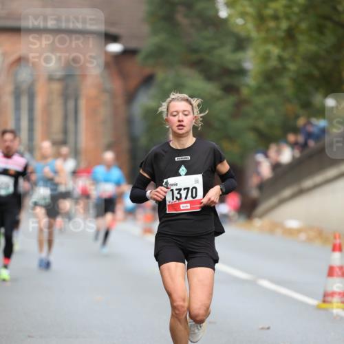 05.10.2025 - 20. swb-Marathon Bremen Michael Strokosch http://msf.ph/oto/9214428 05.10.2025 12:35:49 Laufen 1370 meine-sportfotos.de