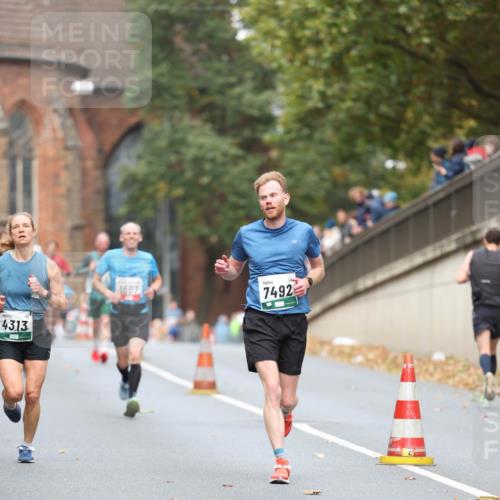 05.10.2025 - 20. swb-Marathon Bremen Michael Strokosch http://msf.ph/oto/9214435 05.10.2025 12:35:52 Laufen 43, 13, 1607, 7492 meine-sportfotos.de