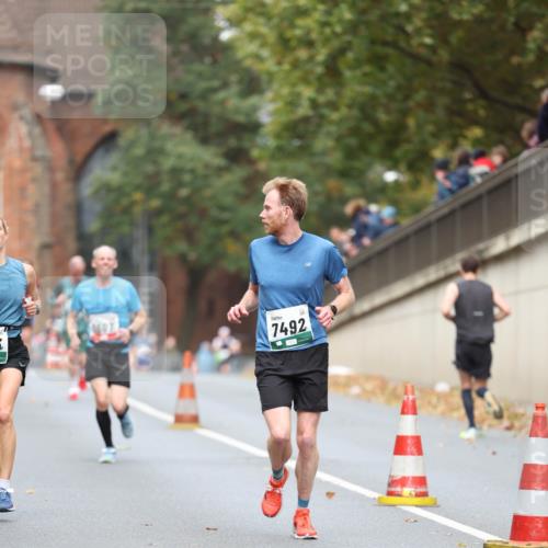 05.10.2025 - 20. swb-Marathon Bremen Michael Strokosch http://msf.ph/oto/9214437 05.10.2025 12:35:52 Laufen 7492 meine-sportfotos.de