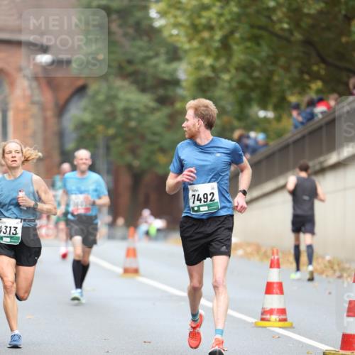 05.10.2025 - 20. swb-Marathon Bremen Michael Strokosch http://msf.ph/oto/9214439 05.10.2025 12:35:53 Laufen 4313, 7492 meine-sportfotos.de