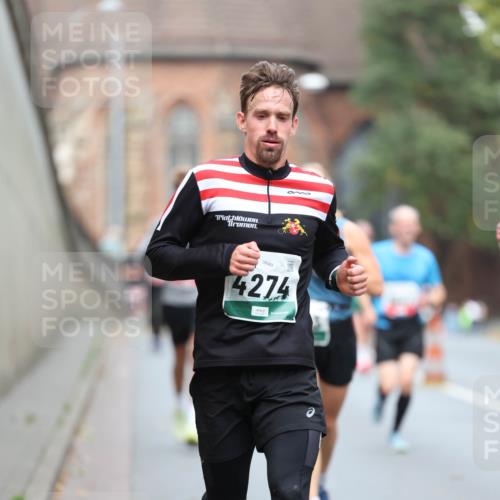 05.10.2025 - 20. swb-Marathon Bremen Michael Strokosch http://msf.ph/oto/9214441 05.10.2025 12:35:54 Laufen 08965, 4274 meine-sportfotos.de